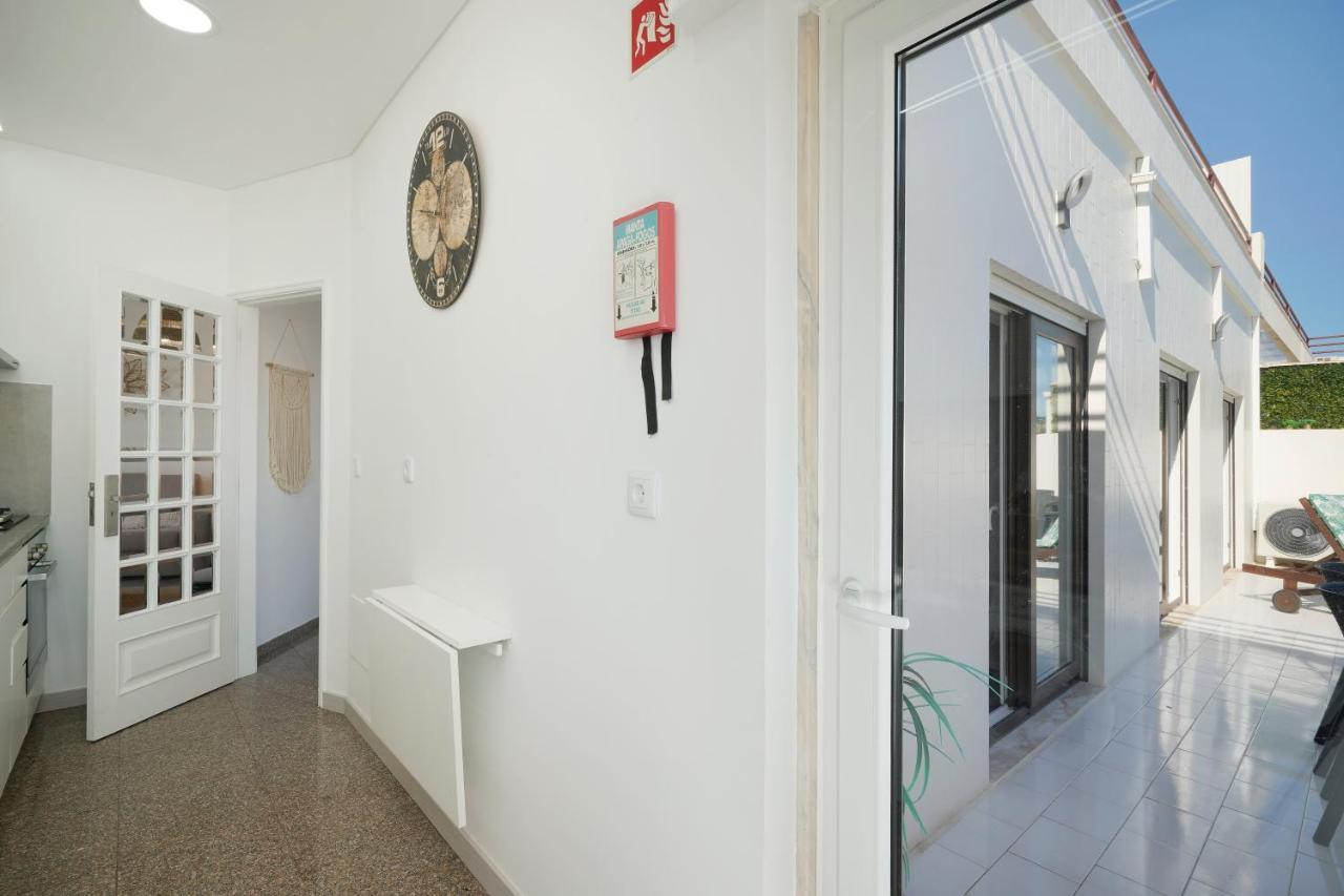 Costa Beach Apartment By The Portuguese Butler Costa de Caparica Εξωτερικό φωτογραφία