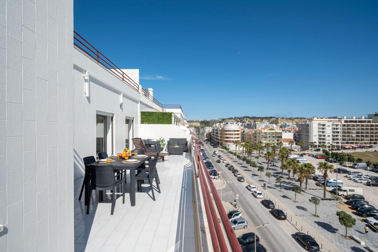 Costa Beach Apartment By The Portuguese Butler Costa de Caparica Εξωτερικό φωτογραφία