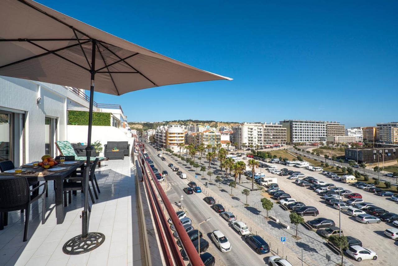 Costa Beach Apartment By The Portuguese Butler Costa de Caparica Εξωτερικό φωτογραφία